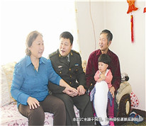 母亲探望在外地的儿子被前夫拒绝，能否申请法院强制执行？