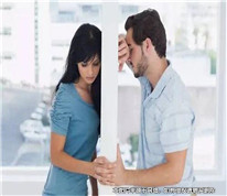 夫妻离婚，法院判决男方需向女方支付五万元的家务补偿款