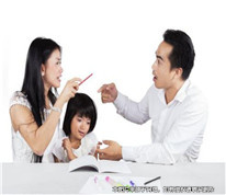 夫妻感情不和闹离婚，争夺女儿抚养权