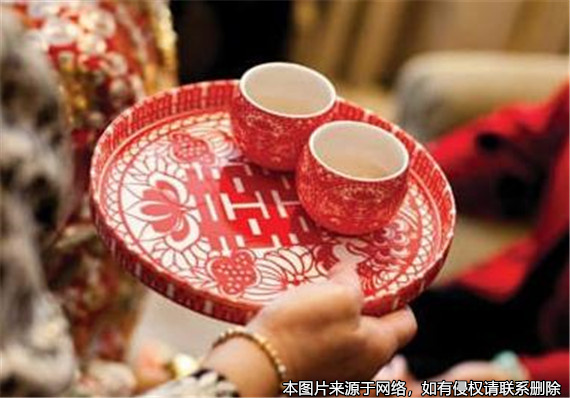 给付女友彩礼后女友父母悔婚，男子起诉女友一家返还彩礼